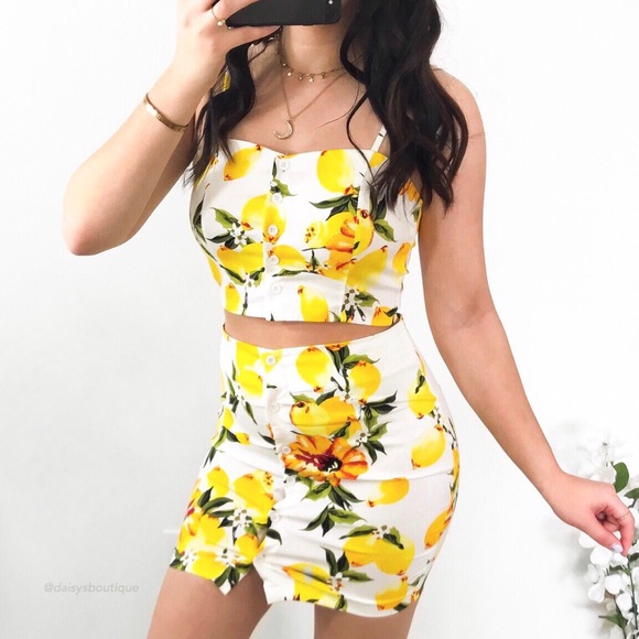 Daisys Boutique Dresses & Skirts - ❤️SALE❤️ Lemon two piece button up top skirt set
